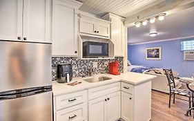 Updated Williamstown Apartment With Kitchen!